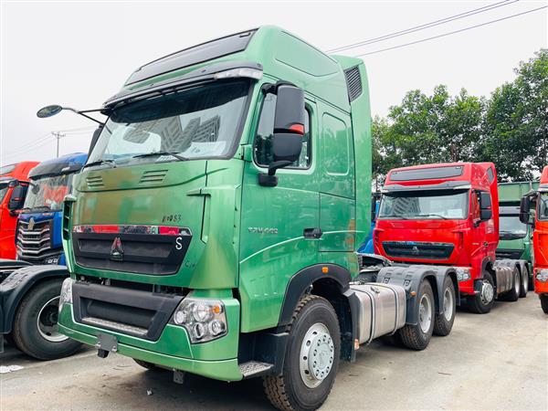 Xe đầu kéo Howo T7H 440Hp 1